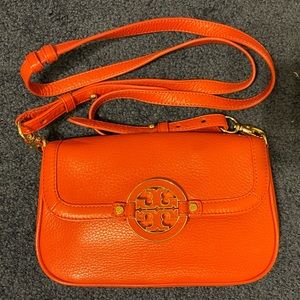 - Tory Burch Crossbody. 🚨🚨🚨First purchase wasn’t completed 🚨🚨